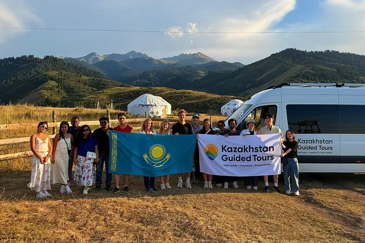 Tour para grupos pequeños : Lagos Kolsai & Kaindy con cañones Charyn — 2