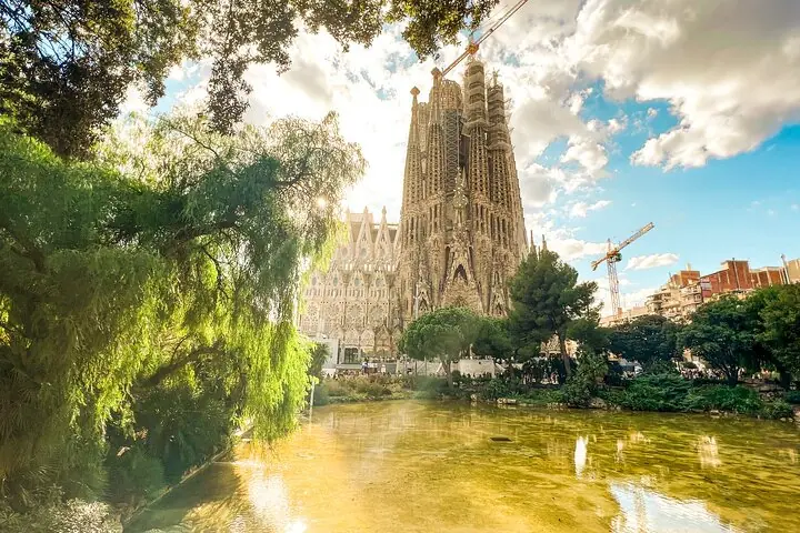 Park Güell va Sagrada Familia ekskursiyasi, navbatsiz chiptalar bilan