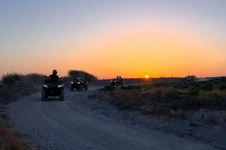 Santorini | Off-Road, Lugares Secretos e Pickup Grátis — 5