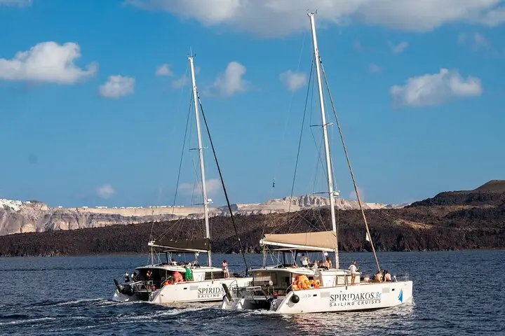Santorini Classic Catamaran Cruise with BBQ, Drinks and Transfers — 5
