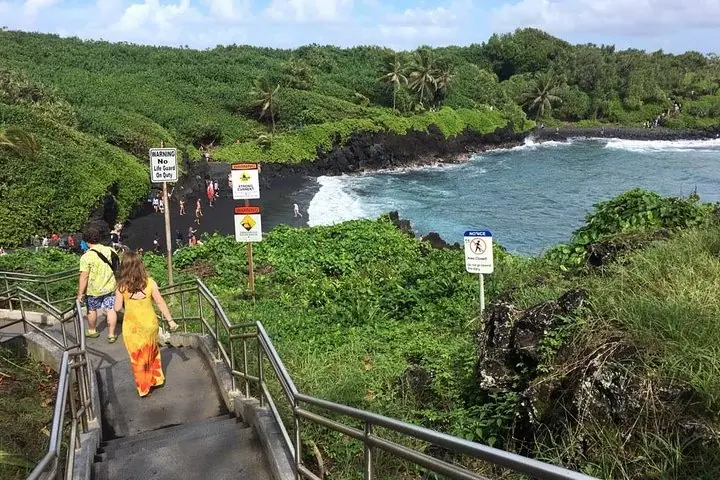 Small-Group Road to Hana Adventure Tour with Pickup & Lunch — 3