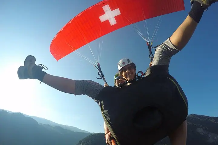 Interlaken Tandem-Gleitschirm-Höhenflug | Schweiz — 5
