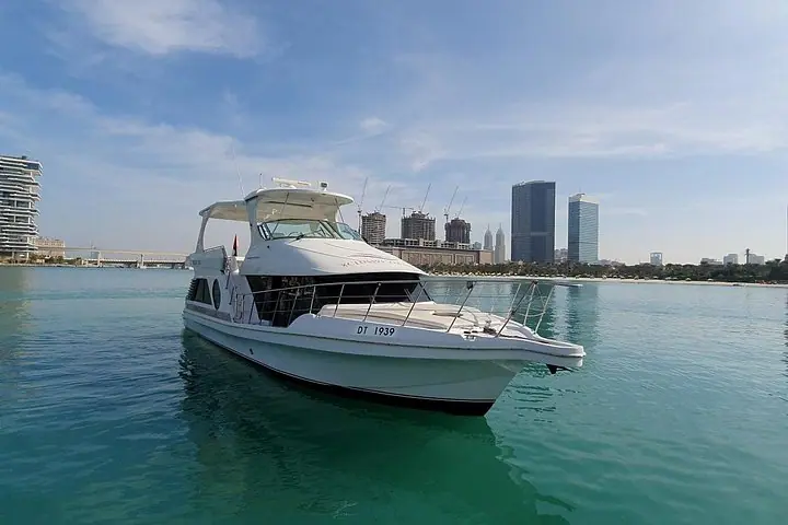 Charter privado de iate de luxo por 2 horas em Dubai com opção de churrasco