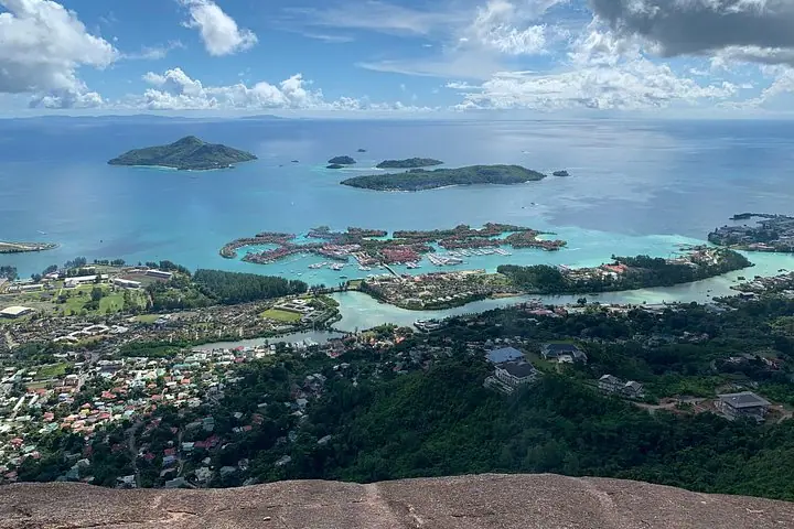 Beautiful 5-6 hours | Mahé, Seychelles | Private Tour — 3