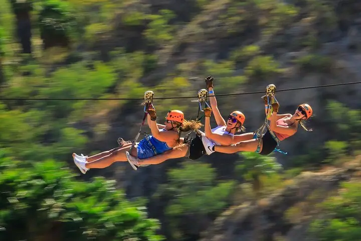 Zipline Sarguzashtlari: Kanyonlar bo'ylab eng yaxshi ziplinelar bilan