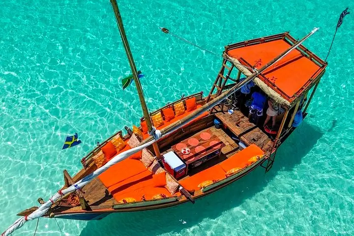 Private/Sharing: Explore Mnemba Island with a