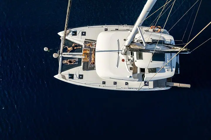 Half-Day Exclusive Catamaran Cruise in Santorini with Meal and Open Bar — 5