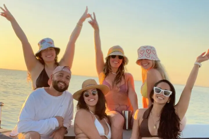 Private Boat Ride in Miami with Experienced Captain and Champagne — 5
