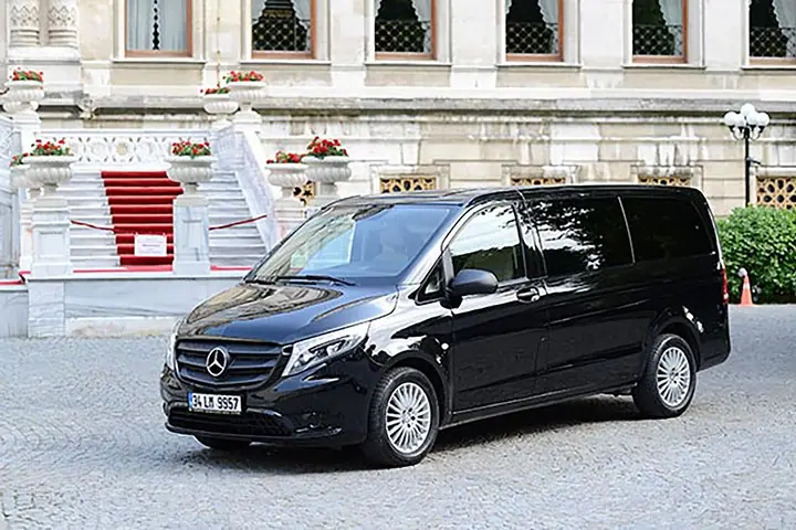 Alquiler de coches privados con conductor en Estambul (opción de medio día o día completo) — 2