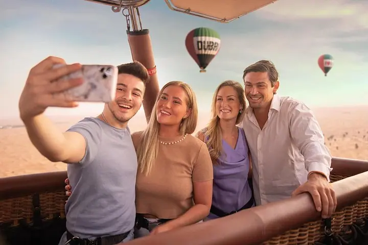 Dubai: Luxury Hot Air Balloon with Michelin-Curated Breakfast — 2