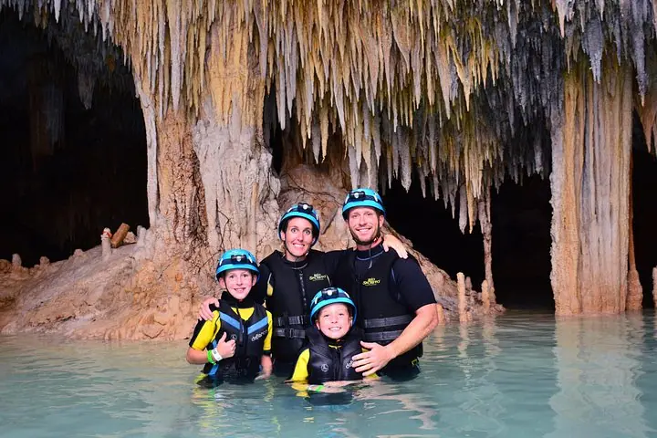 Tour por el río subterráneo Río Secreto con cuevas de cristal — 3
