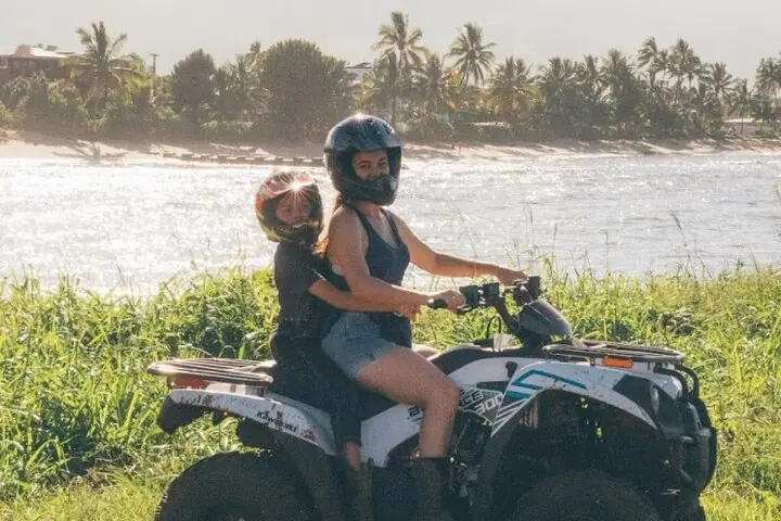 Tour de aventura y granja en vehículos todo terreno frente a la playa de Oahu — 2