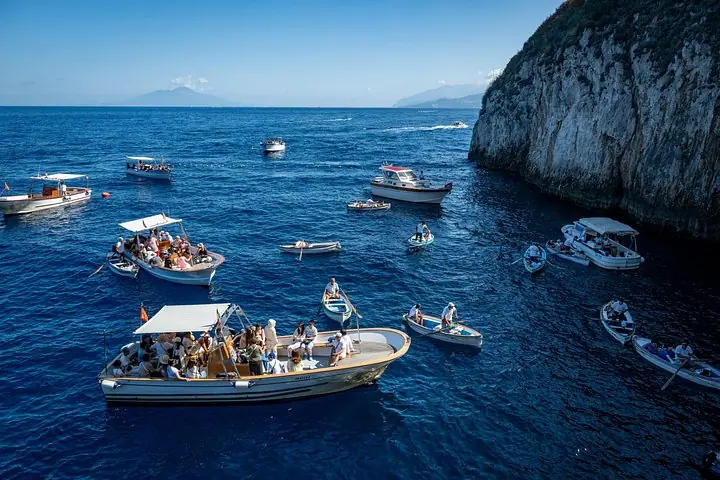 Capri & Blaue Grotte : Ganztägige Tour mit geführter Inselerkundung — 2