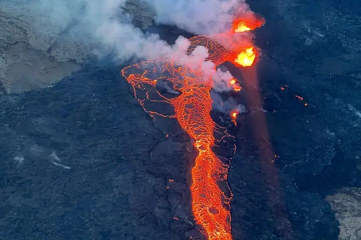 Island Volcanic Eruption Area Helicopter Tour von Reykjavík