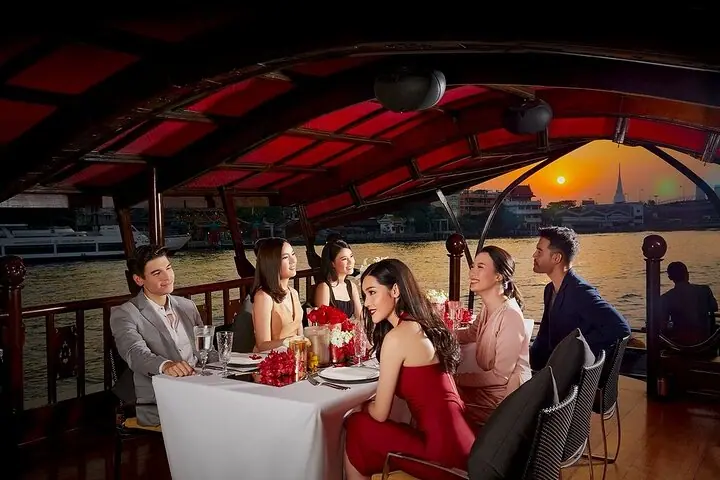 Cenas de lujo en el crucero — 2
