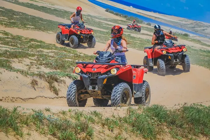 Strand-, ATV- und Kamelritt-Kombitour