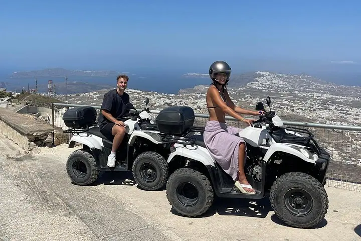 جولة ATV المميزة في سانتوريني: أويا، النقاط المطلة، والشواطئ البركانية — 2