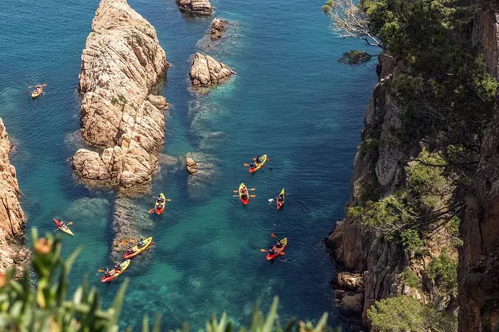 Costa Brava Tour: Kayak, Snorkel & Cliff Jump from Barcelona — 4