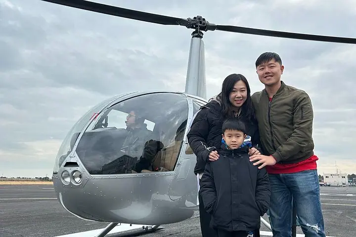Privater Hubschrauberflug über die Bucht von Tokio (10 Min.) — 5