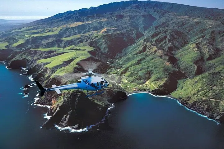 West Maui and Molokai Special 45-Minute Helicopter Tour — 4