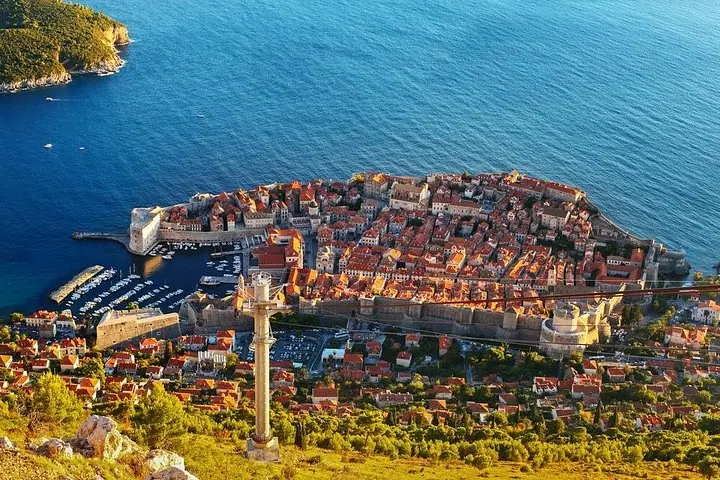 Dubrovnik osma yo'li va Eski shahar bo'ylab piyoda ekskursiyasi bilan