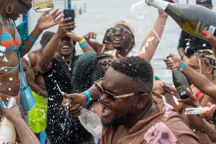 Adults only Hip Hop Sessions Boat Party Cancun — 5