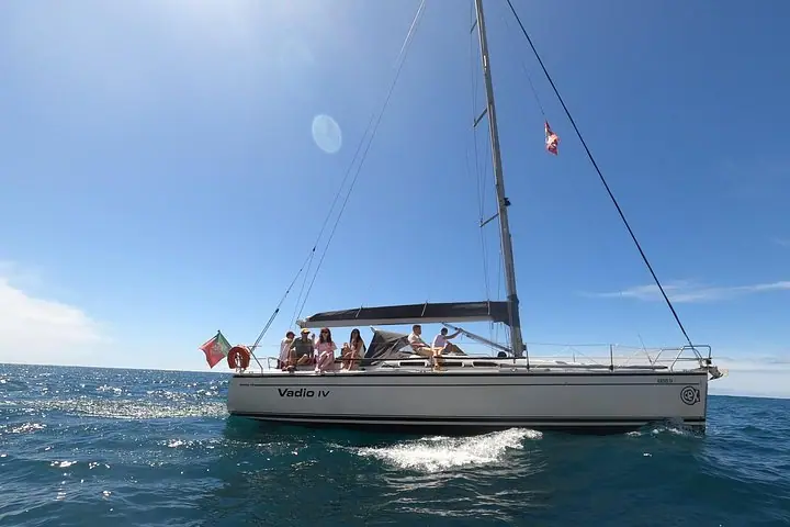 Paseo en barco de medio día Madeira Funchal - Snacks & bebidas en yate privado — 2