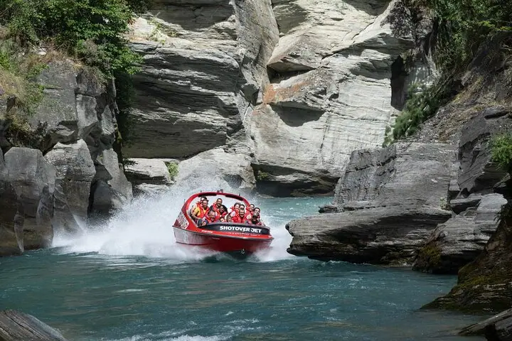 Passeio extremo de barco a jato no River em Queenstown — 3