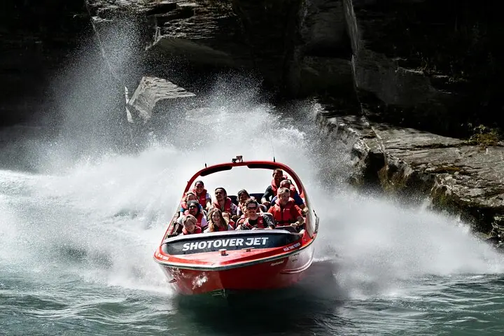 Passeio extremo de barco a jato no River em Queenstown — 4