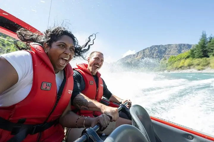 Passeio extremo de barco a jato no River em Queenstown — 5