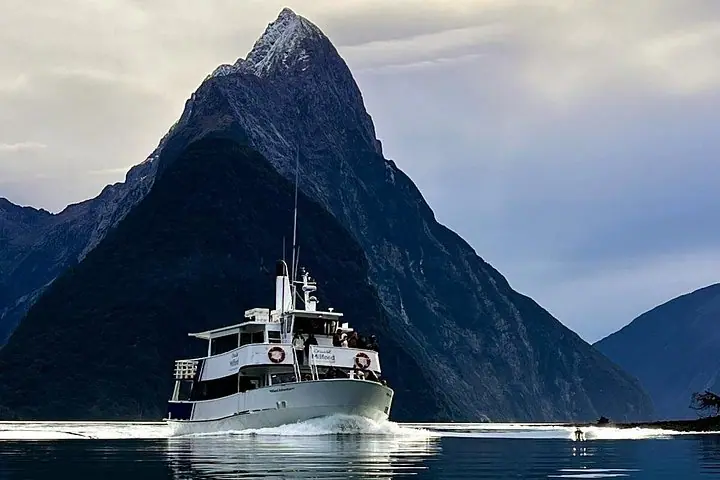 Premium Milford Sound Small Group Tour & Cruise from Queenstown — 4
