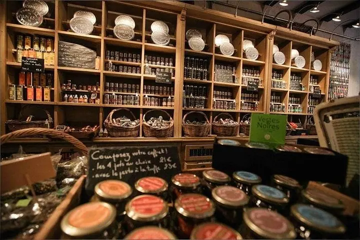 Nice Small-Group Walking Food Tour with Local Specialties & Wine Tasting — 3