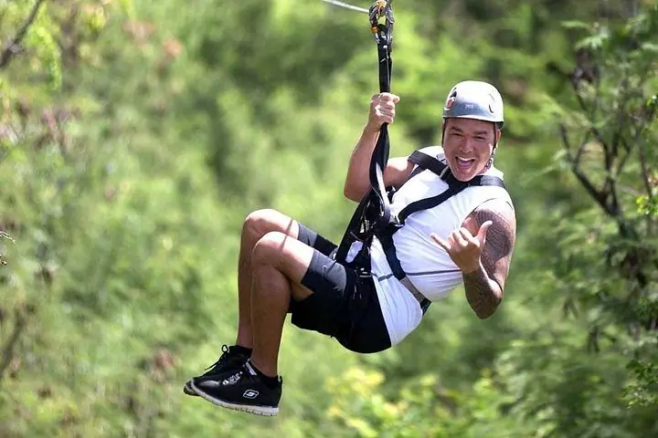 3 ta Zipline sarguzashti (Soat 10:00 dagi tur uchun qo'shimcha Vaykiki transferi)