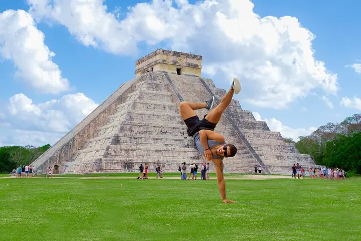 Chichen Itza by Van : Grupo reducido, Guía turístico, Fast Trip & Lunch