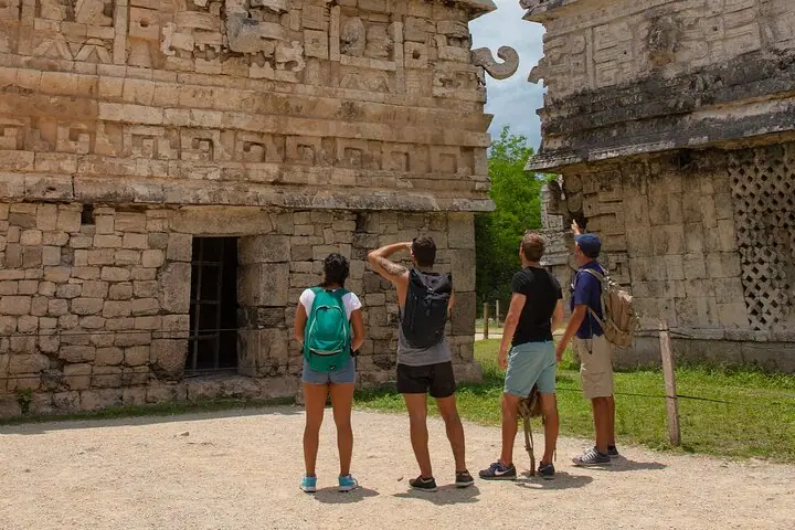 Chichen Itza by Van : Grupo reducido, Guía turístico, Fast Trip & Lunch — 3