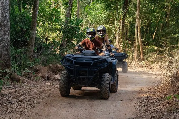 Cenote escondido e aventura na selva de quadriciclo com transporte — 3
