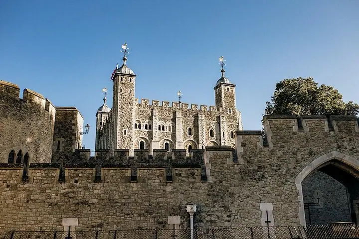 VIP Early Access Opening Ceremony Tower of London & River Cruise — 5