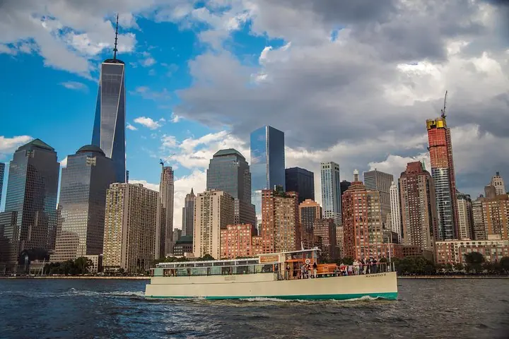New York City Sunset Cruise on a Yacht — 5