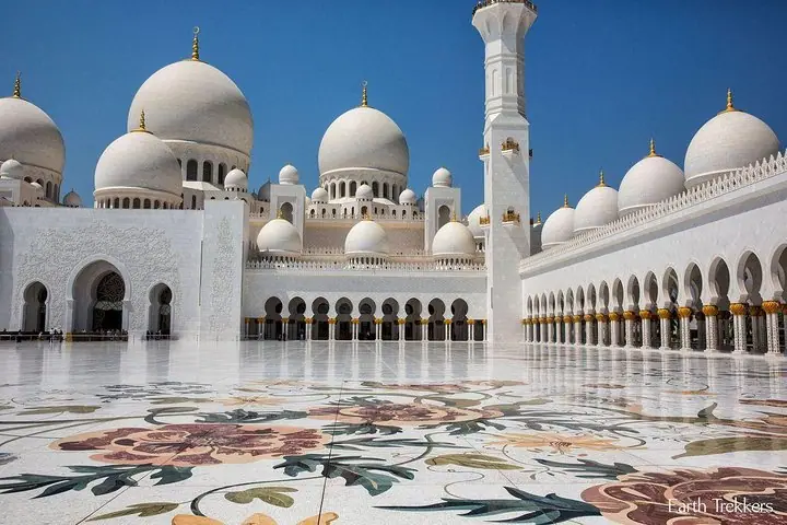 Excursão privada à cidade de Abu Dhabi com a Grande Mesquita e a Vila do Patrimônio