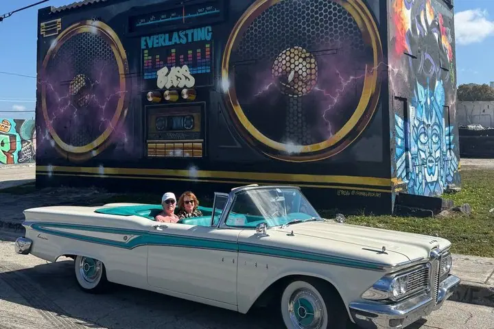 2H Private Oldtimer Tour Miami Beach & Wynwood
