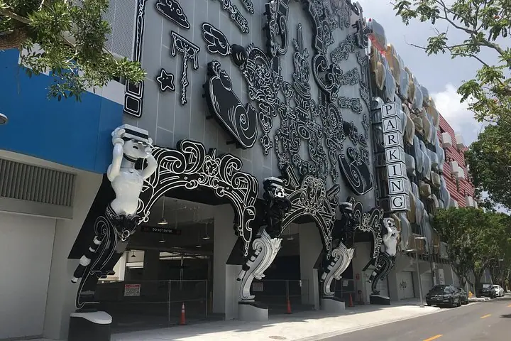2H Private Oldtimer Tour Miami Beach & Wynwood — 2