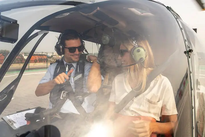 Lizbon Helikopter Uçuşu: Şehir ve Sahil Manzaraları — 5