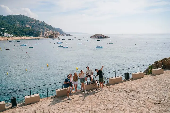 Excursión guiada de un día a Montserrat, Girona y la Costa Brava desde Barcelona — 2