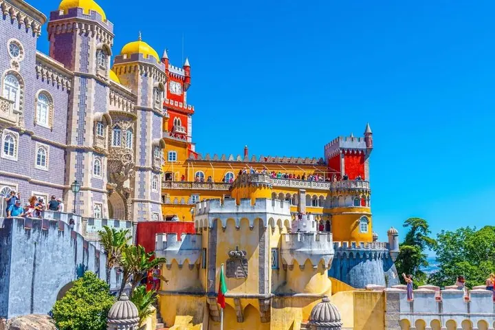 Excursão em grupo pequeno para Sintra, Pena Palace, Cabo Roca e Cascais