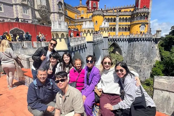 Excursão em grupo pequeno para Sintra, Pena Palace, Cabo Roca e Cascais — 3