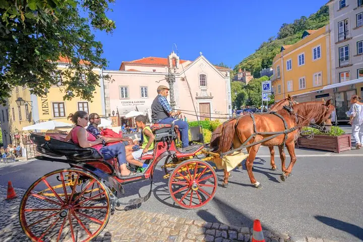 Excursão em grupo pequeno para Sintra, Pena Palace, Cabo Roca e Cascais — 4