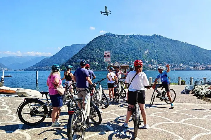E- mit Blick auf den Comer See und Schweizer Weinberge