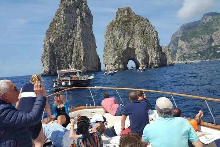 Capri Deluxe: La Experiencia Completa de la Isla — 4