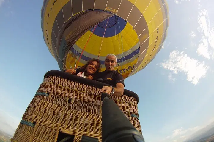 Globo aerostático Kon- Montserrat incluyendo la pickup de Barcelona — 3