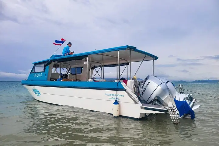 Inselrundfahrt von Phuket nach Phi Phi Inseln mit Maya Bay Besuch — 2